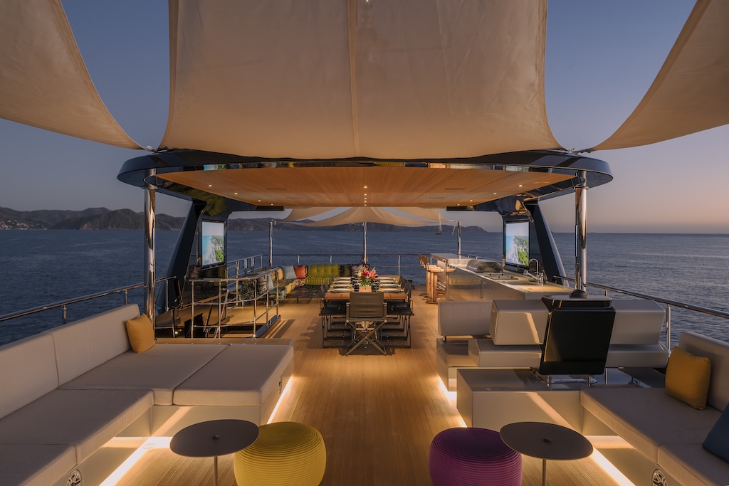 Alpha Yachts Spritz 116 — aerial view
